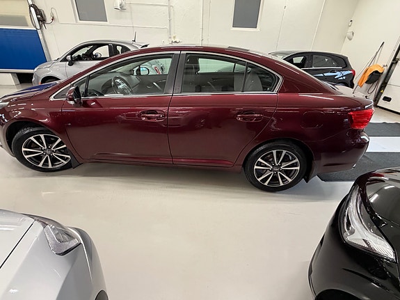 Toyota Avensis 11 of 29
