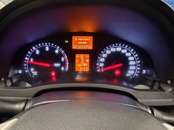 Toyota Avensis 21 of 29