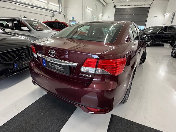 Toyota Avensis 7 of 29