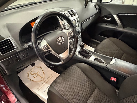 Toyota Avensis 17 of 29
