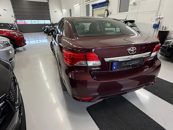Toyota Avensis 9 of 29