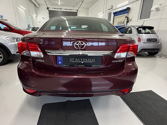 Toyota Avensis 8 of 29