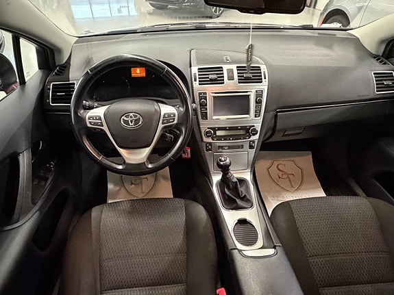 Toyota Avensis 15 of 29