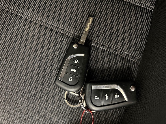 Toyota Avensis 28 of 29