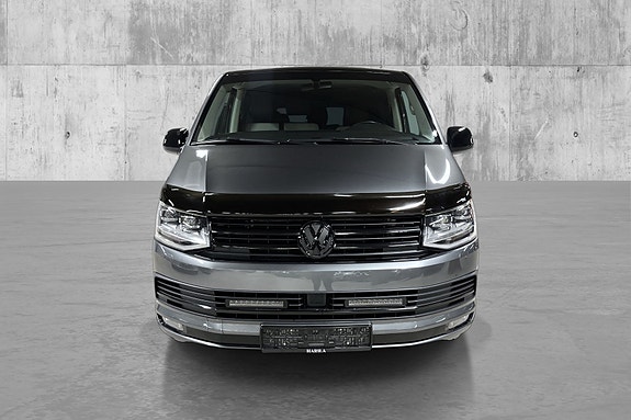 Volkswagen Caravelle 4 of 23