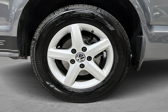 Volkswagen Caravelle 9 of 23