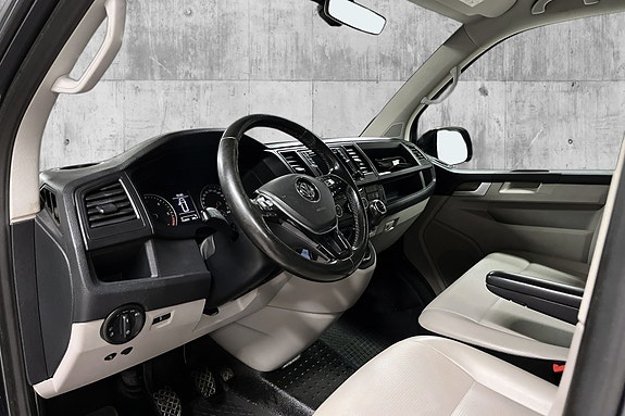 Volkswagen Caravelle 13 of 23