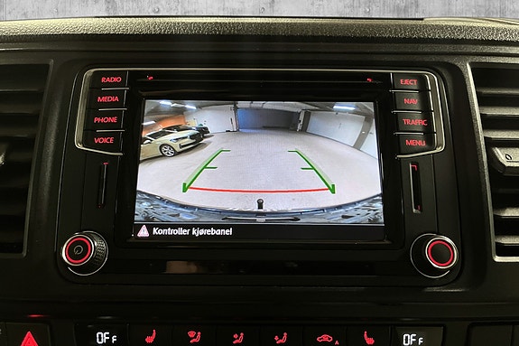 Volkswagen Caravelle 18 of 23