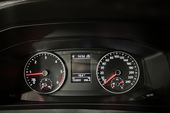 Volkswagen Caravelle 15 of 23