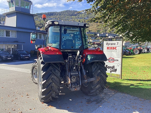 Massey Ferguson MF 5713 S 7 of 18