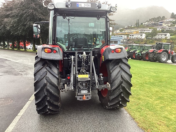 Massey Ferguson MF 4710M 10 of 12