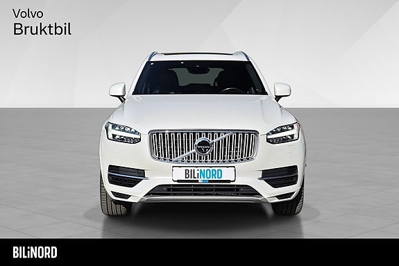 Volvo XC90 2 of 18