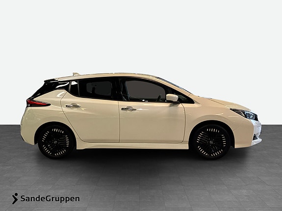 Nissan Leaf 6 of 15