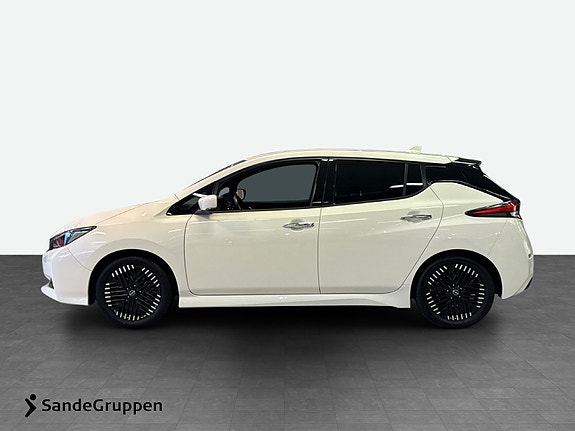 Nissan Leaf 2 of 15