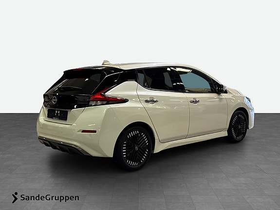 Nissan Leaf 5 of 15