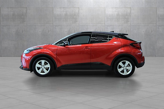 Toyota C-HR 4 of 30