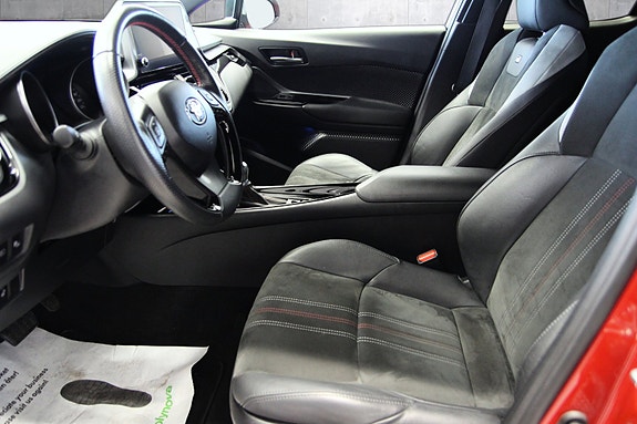 Toyota C-HR 11 of 30