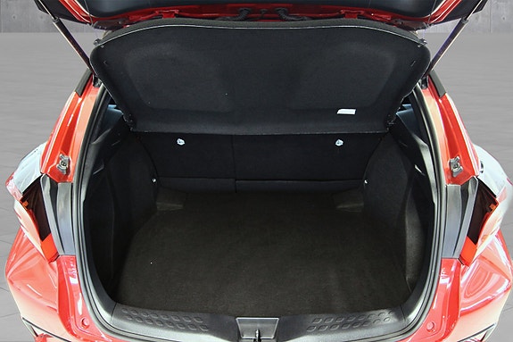 Toyota C-HR 16 of 30