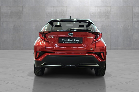 Toyota C-HR 6 of 30