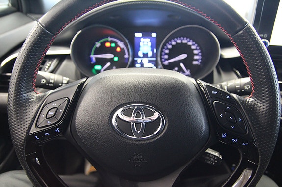 Toyota C-HR 20 of 30