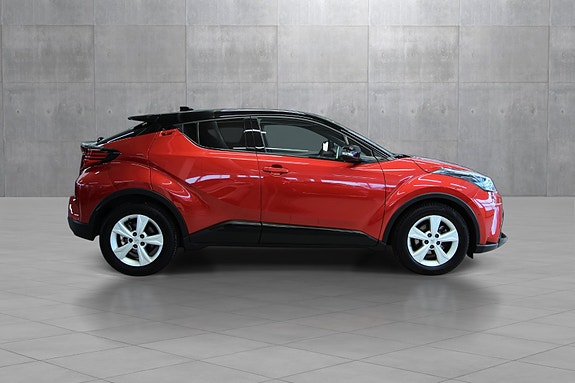Toyota C-HR 8 of 30