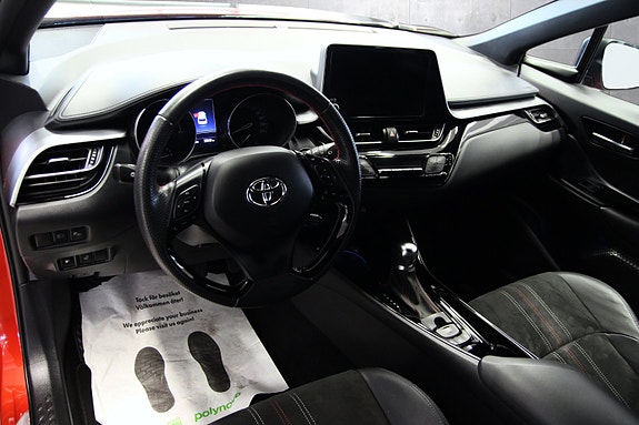 Toyota C-HR 14 of 30