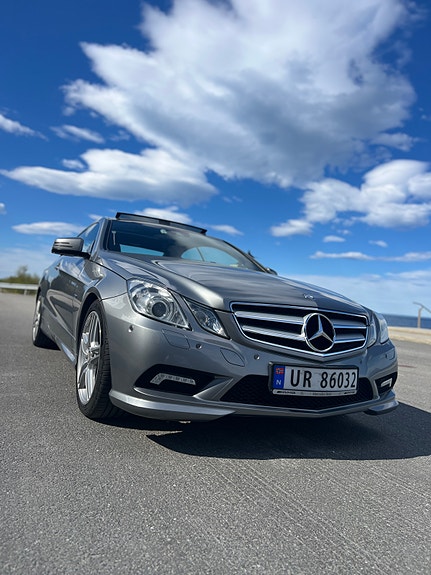 Mercedes-Benz E220 3 of 17