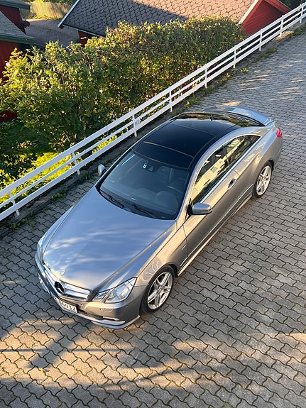 Mercedes-Benz E220 5 of 17