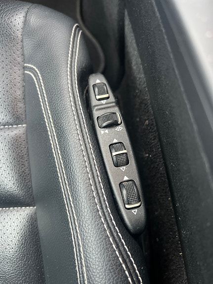 Mercedes-Benz E220 15 of 17
