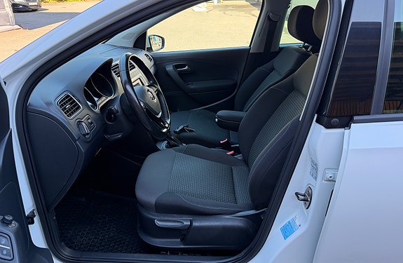 Volkswagen Polo 18 of 29
