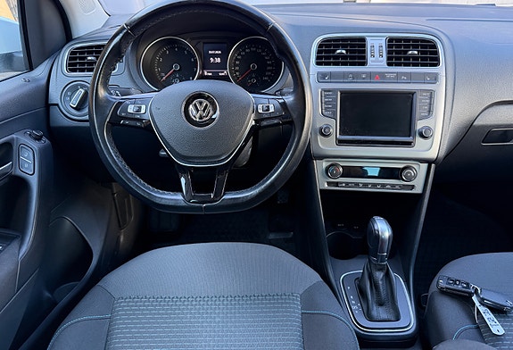 Volkswagen Polo 23 of 29
