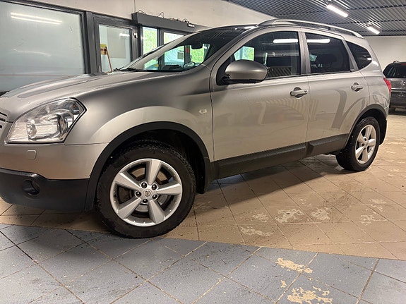 Nissan Qashqai+2 2 of 30