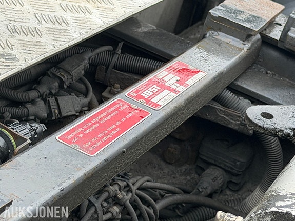 Scania R580 trekkvogn med V8, hydraulikk og JOST svingskive 16 of 30