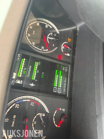 Scania R580 trekkvogn med V8, hydraulikk og JOST svingskive 23 of 30
