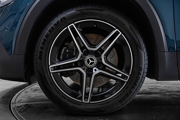 Mercedes-Benz GLB220 d 10 of 28