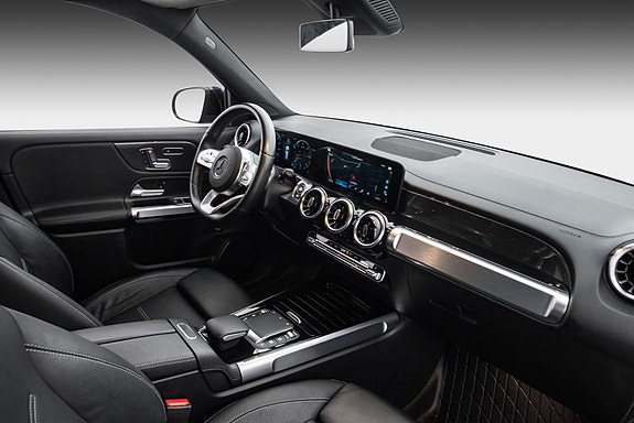 Mercedes-Benz GLB220 d 16 of 28