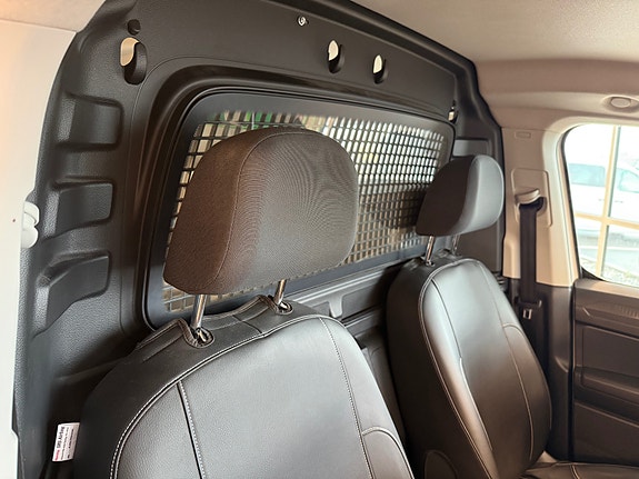 Volkswagen Caddy Maxi 22 of 30