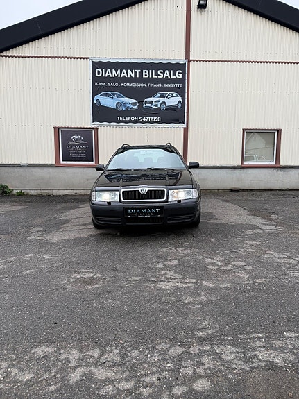 Skoda Octavia 2 of 25