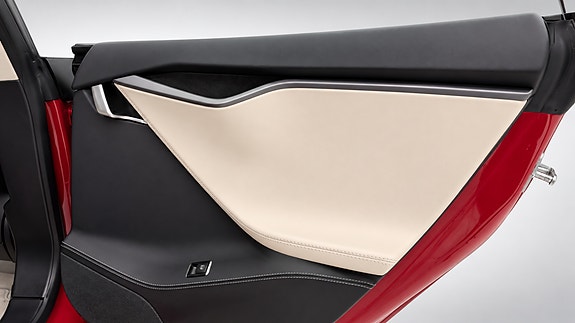 Tesla Model S 17 of 30