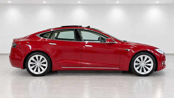 Tesla Model S 11 of 30
