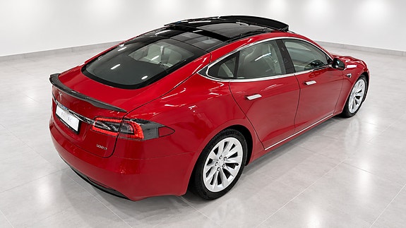 Tesla Model S 7 of 30