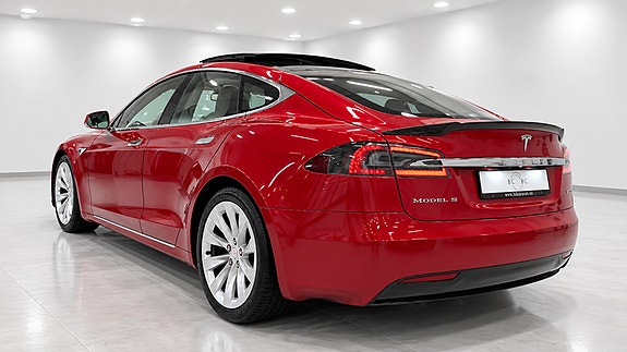 Tesla Model S 2 of 30