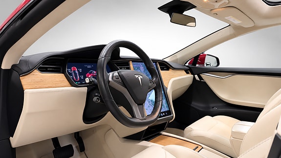 Tesla Model S 14 of 30