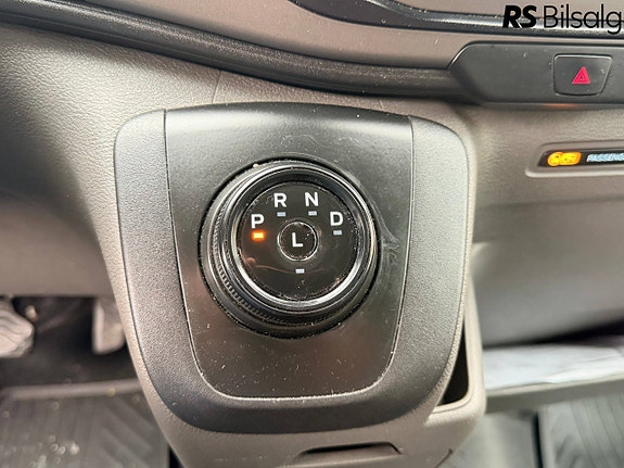 Ford E-Transit 350 L4 Van 26 of 30