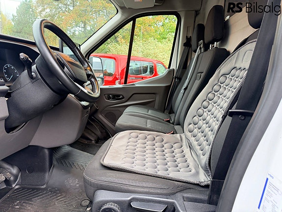Ford E-Transit 350 L4 Van 22 of 30