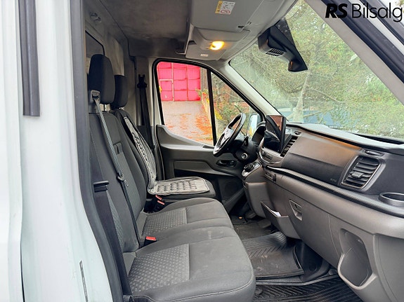 Ford E-Transit 350 L4 Van 19 of 30
