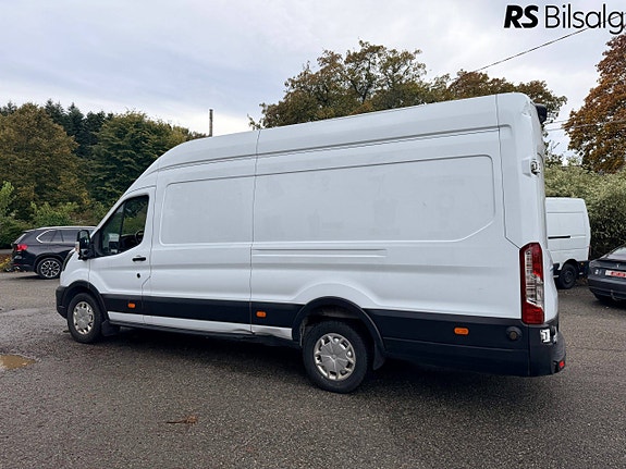 Ford E-Transit 350 L4 Van 10 of 30