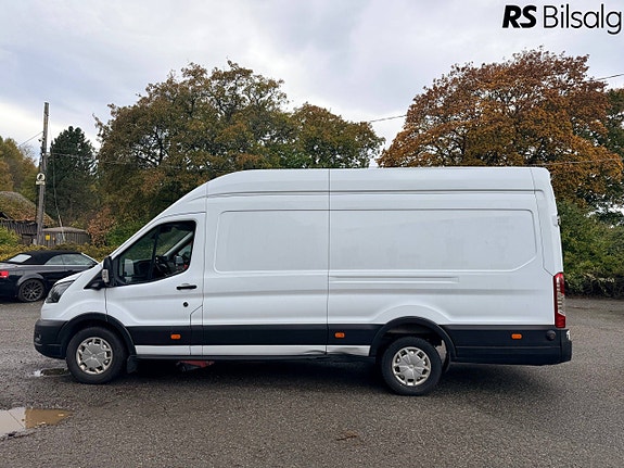 Ford E-Transit 350 L4 Van 11 of 30