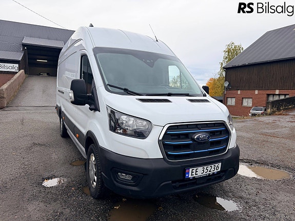 Ford E-Transit 350 L4 Van 4 of 30