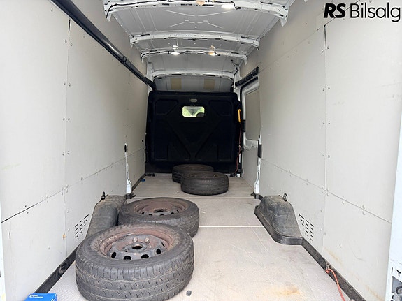 Ford E-Transit 350 L4 Van 14 of 30